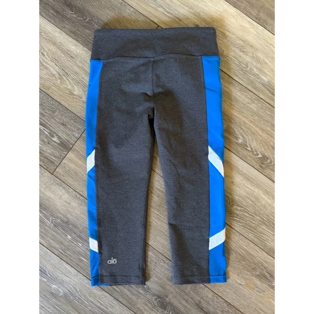 ALO Yoga Capri Leggings Size XS